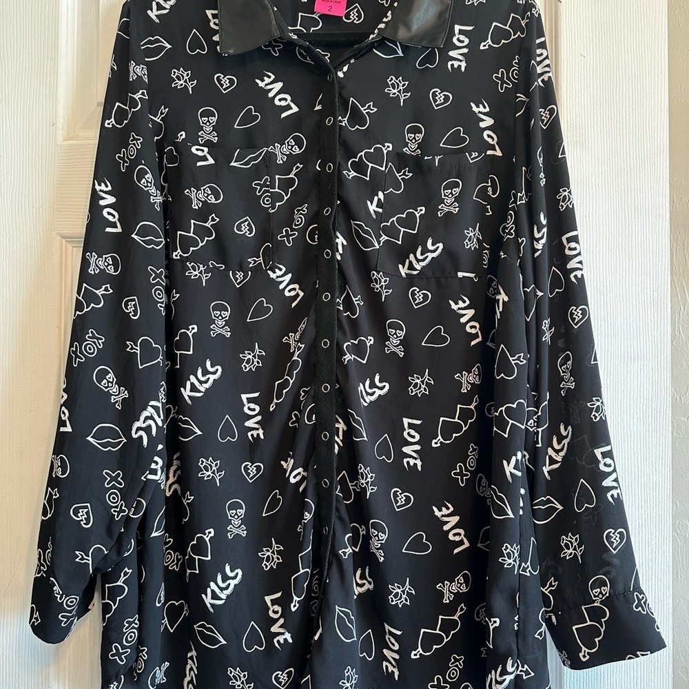 Black‎ Graphic Button-Up Shirt - Torrid